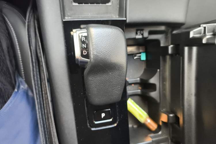 Used Hima AITO M5 2022 Extended-Range Four-Wheel Drive Performance Version Gear Lever