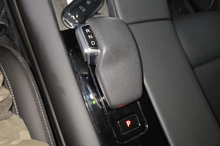 Used Hima AITO M5 2022 Extended-Range Four-Wheel Drive Ultimate Edition Gear Lever