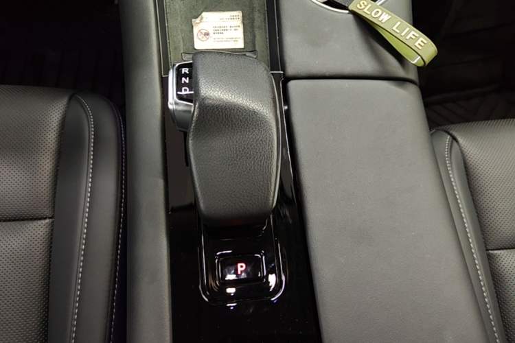Used Hima AITO M5 2022 Extended-Range Four-Wheel Drive Performance Version Gear Lever