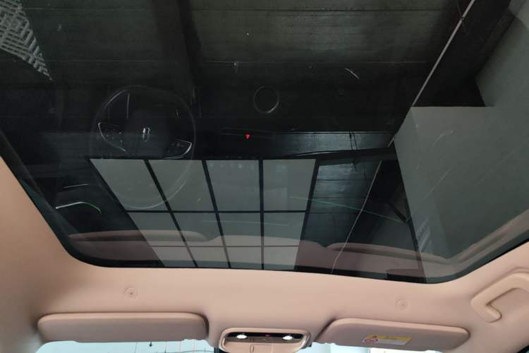 Used Hima AITO M5 2022 Extended-Range Four-Wheel Drive Performance Version Headliner