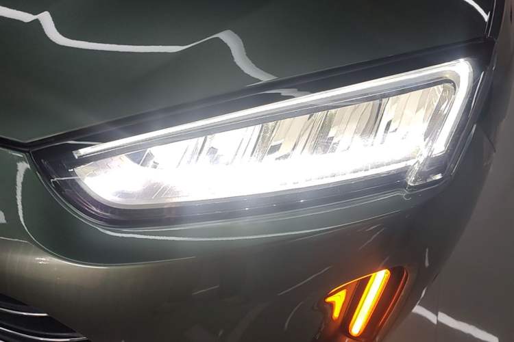 Used Hima AITO M5 2022 Extended-Range Four-Wheel Drive Ultimate Edition Left Front Headlight