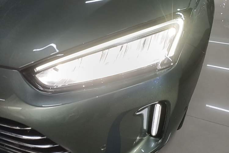 Used Hima AITO M5 2022 Extended-Range Four-Wheel Drive Performance Version Left Front Headlight