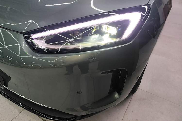 Used Hima AITO M5 2022 Pure Electric All-Wheel-Drive Performance Edition Left Front Headlight
