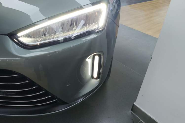 Used Hima AITO M5 2022 Extended-Range Four-Wheel Drive Ultimate Edition Left Front Headlight