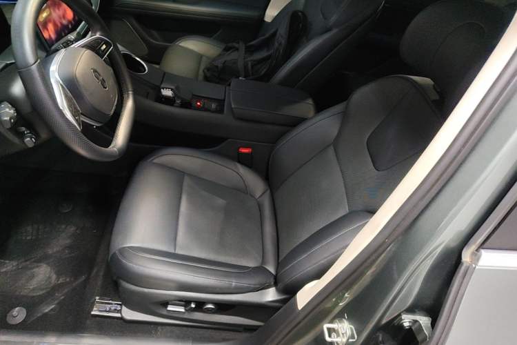 Used Hima AITO M5 2022 Extended-Range Four-Wheel Drive Ultimate Edition Left Front Seat