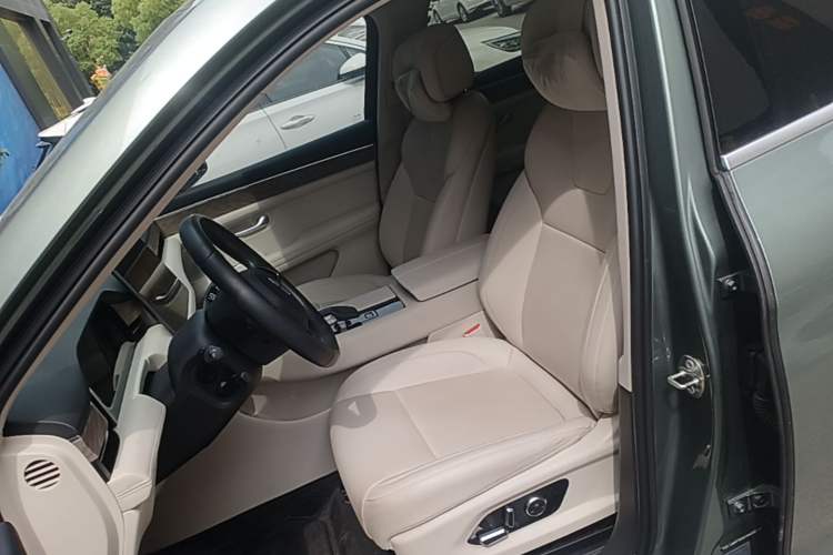 Used Hima AITO M5 2022 Pure Electric All-Wheel-Drive Performance Edition Left Front Seat