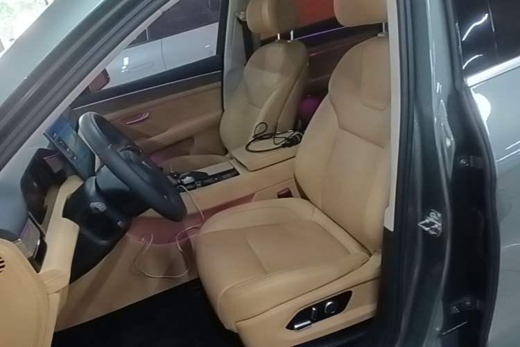 Used Hima AITO M5 2022 Extended-Range Four-Wheel Drive Performance Version Left Front Seat