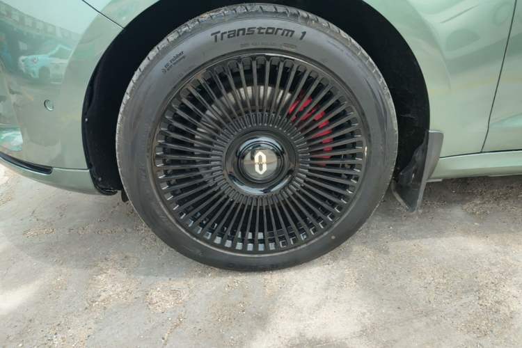 Used Hima AITO M5 2022 Extended-Range Four-Wheel Drive Flagship Edition Left Front Wheel Hub