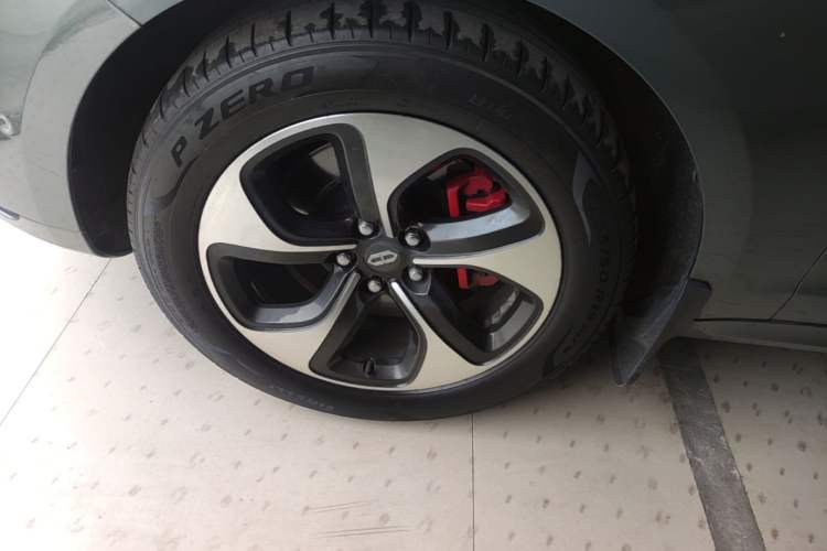 Used Hima AITO M5 2022 Extended-Range Four-Wheel Drive Performance Version Left Front Wheel Hub