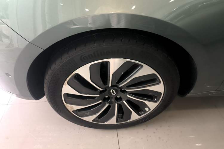 Used Hima AITO M5 2022 Range-Extended Rear-Drive Standard Version Left Front Wheel Hub