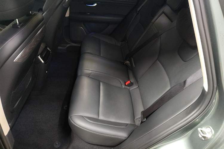 Used Hima AITO M5 2022 Extended-Range Four-Wheel Drive Ultimate Edition Left Rear Seat