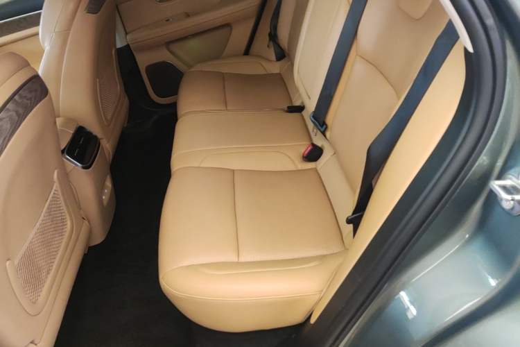 Used Hima AITO M5 2022 Extended-Range Four-Wheel Drive Ultimate Edition Left Rear Seat
