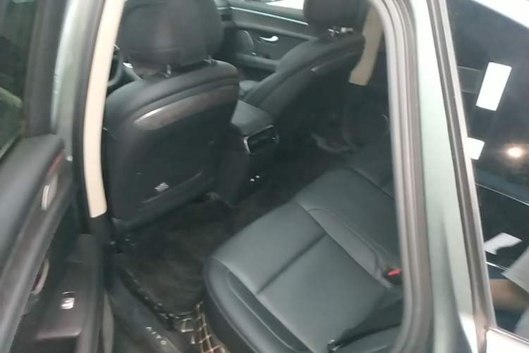 Used Hima AITO M5 2022 Extended-Range Four-Wheel Drive Performance Version Left Rear Seat