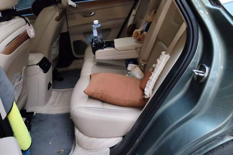 Used Hima AITO M5 2022 Pure Electric Rear-Drive Standard Edition Left Rear Seat