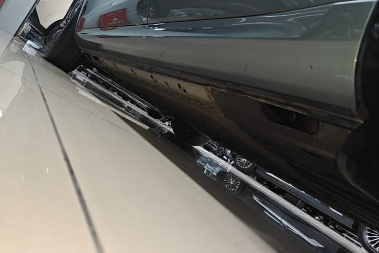 Used Hima AITO M5 2022 Extended-Range Four-Wheel Drive Performance Version Left Side Sill