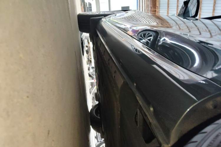 Used Hima AITO M5 2022 Extended-Range Four-Wheel Drive Ultimate Edition Left Side Sill
