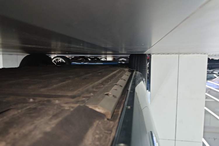 Used Hima AITO M5 2022 Extended-Range Four-Wheel Drive Flagship Edition Left Side Sill