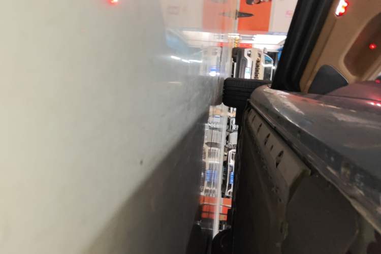 Used Hima AITO M5 2022 Range-Extended Rear-Drive Standard Version Left Side Sill