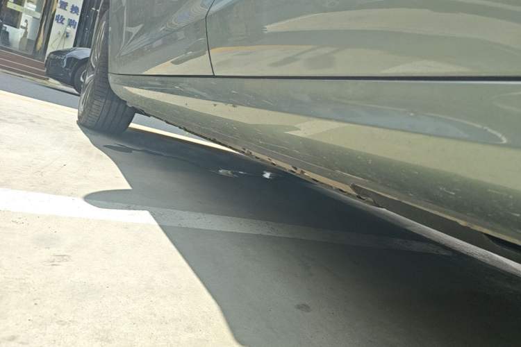 Used Hima AITO M5 2022 Extended-Range Four-Wheel Drive Performance Version Left Side Sill