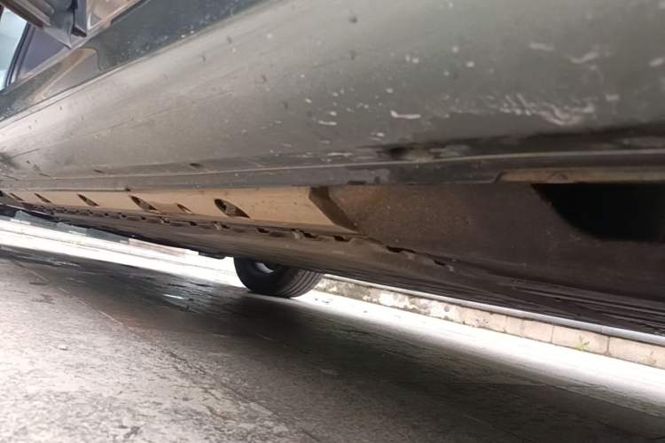 Used Hima AITO M5 2022 Range-Extended Rear-Drive Standard Version Left Side Sill