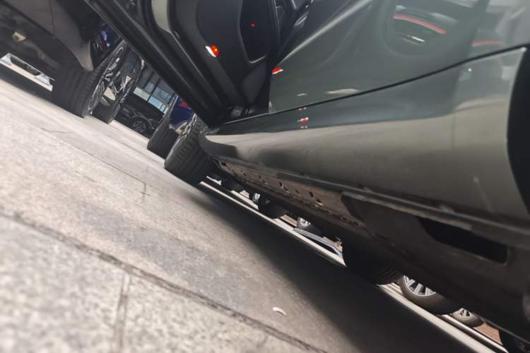 Used Hima AITO M5 2022 Extended-Range Four-Wheel Drive Performance Version Left Side Sill