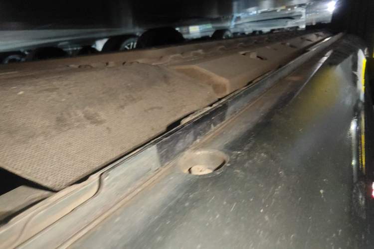 Used Hima AITO M5 2022 Range-Extended Rear-Drive Standard Version Left Side Sill