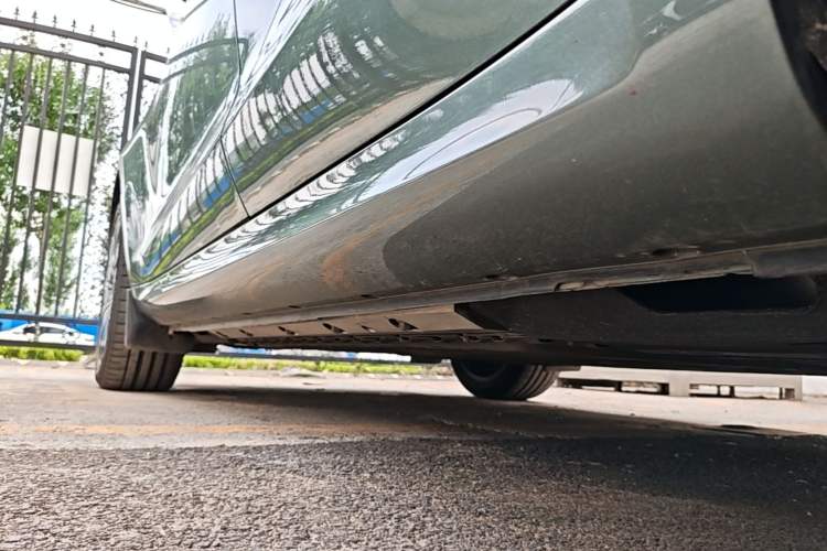 Used Hima AITO M5 2022 Extended-Range Four-Wheel Drive Flagship Edition Left Side Sill