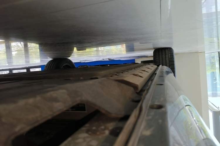Used Hima AITO M5 2022 Range-Extended Rear-Drive Standard Version Left Side Sill