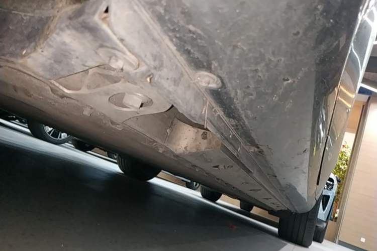 Used Hima AITO M5 2022 Pure Electric All-Wheel-Drive Performance Edition Left Side Sill