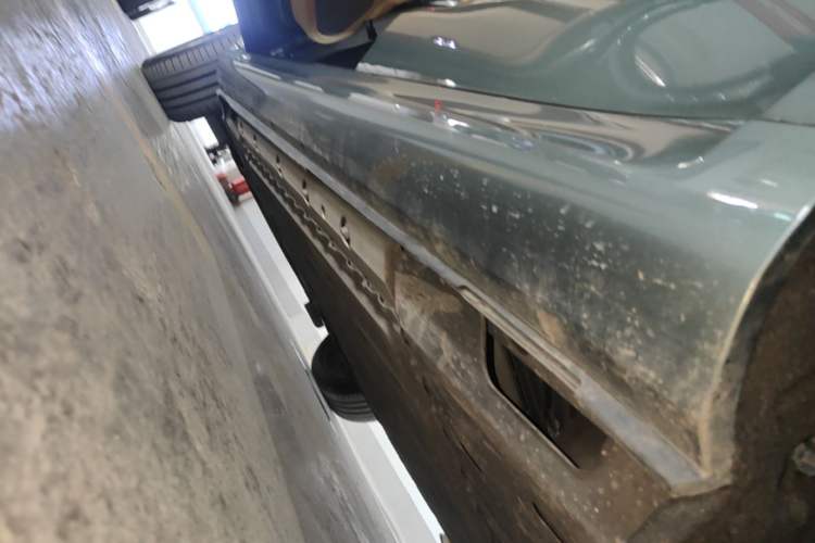 Used Hima AITO M5 2022 Extended-Range Four-Wheel Drive Flagship Edition Left Side Sill