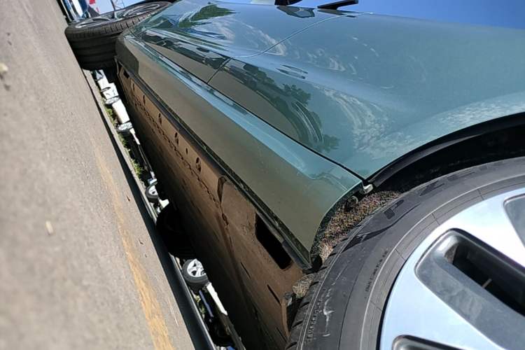 Used Hima AITO M5 2022 Extended-Range Four-Wheel Drive Performance Version Left Side Sill