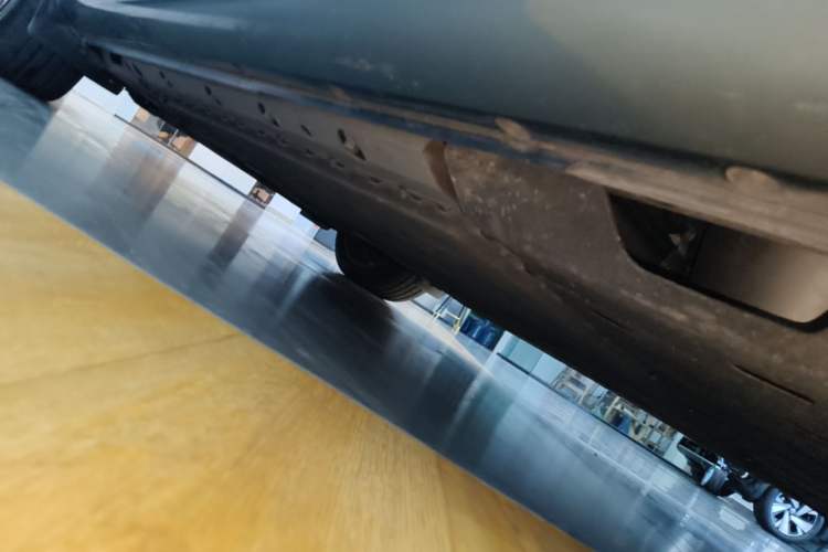 Used Hima AITO M5 2022 Extended-Range Four-Wheel Drive Ultimate Edition Left Side Sill