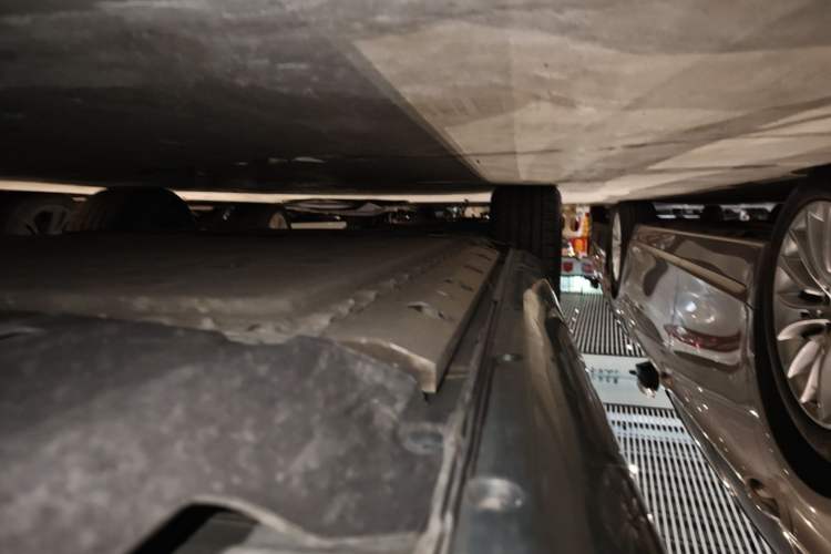 Used Hima AITO M5 2022 Extended-Range Four-Wheel Drive Ultimate Edition Left Side Sill