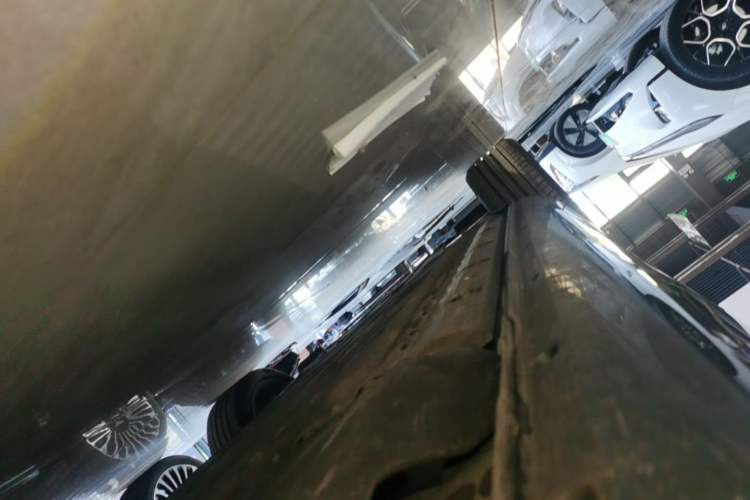 Used Hima AITO M5 2022 Extended-Range Four-Wheel Drive Performance Version Left Side Sill