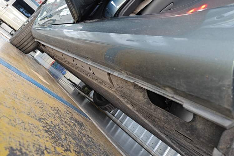 Used Hima AITO M5 2022 Extended-Range Four-Wheel Drive Ultimate Edition Left Side Sill