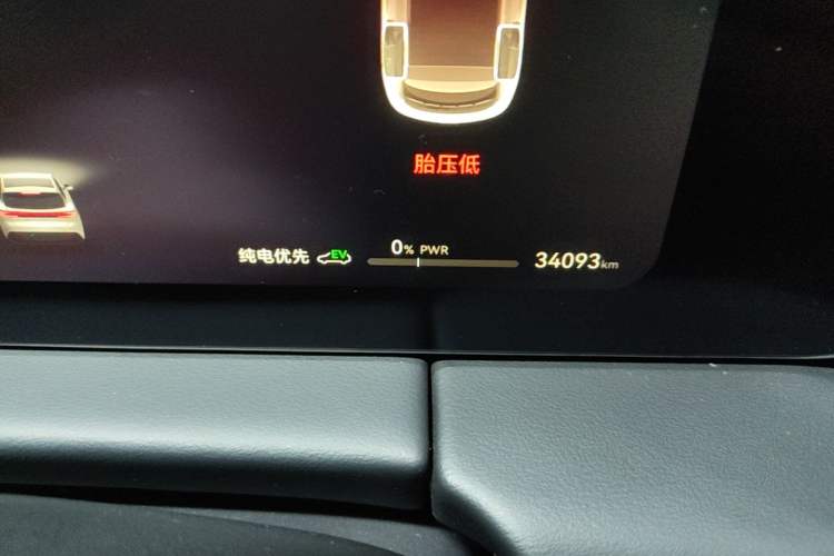Used Hima AITO M5 2022 Extended-Range Four-Wheel Drive Ultimate Edition Odometer Close Up