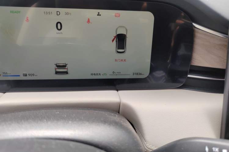 Used Hima AITO M5 2022 Extended-Range Four-Wheel Drive Flagship Edition Odometer Close Up