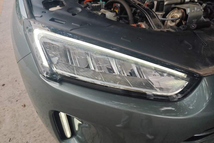 Used Hima AITO M5 2022 Range-Extended Rear-Drive Standard Version Right Front Headlight