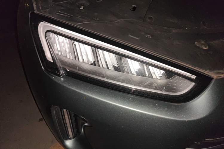 Used Hima AITO M5 2022 Extended-Range Four-Wheel Drive Ultimate Edition Right Front Headlight