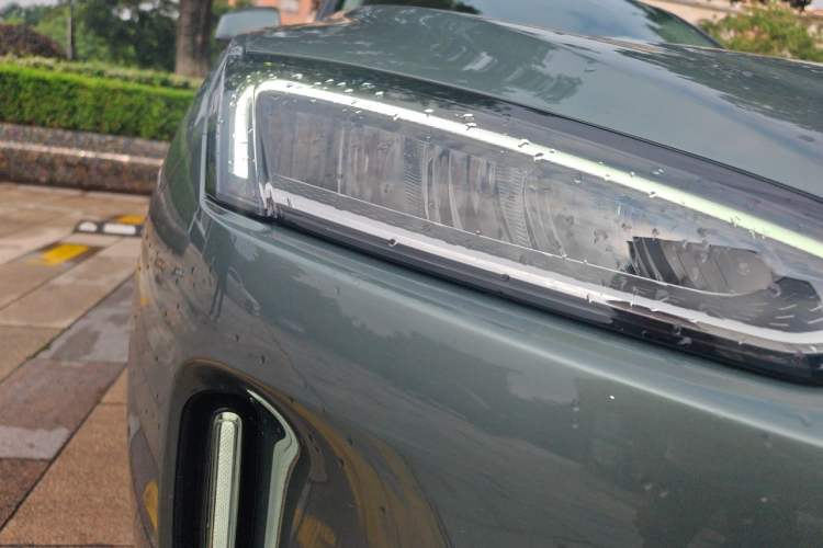 Used Hima AITO M5 2022 Extended-Range Four-Wheel Drive Ultimate Edition Right Front Headlight