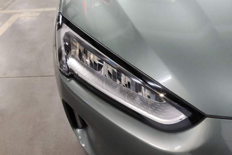 Used Hima AITO M5 2022 Extended-Range Four-Wheel Drive Ultimate Edition Right Front Headlight