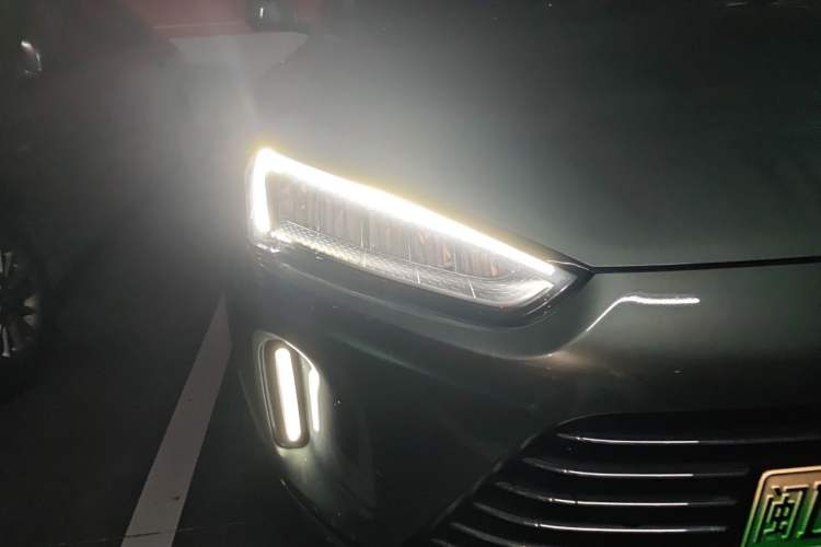 Used Hima AITO M5 2022 Extended-Range Four-Wheel Drive Ultimate Edition Right Front Headlight