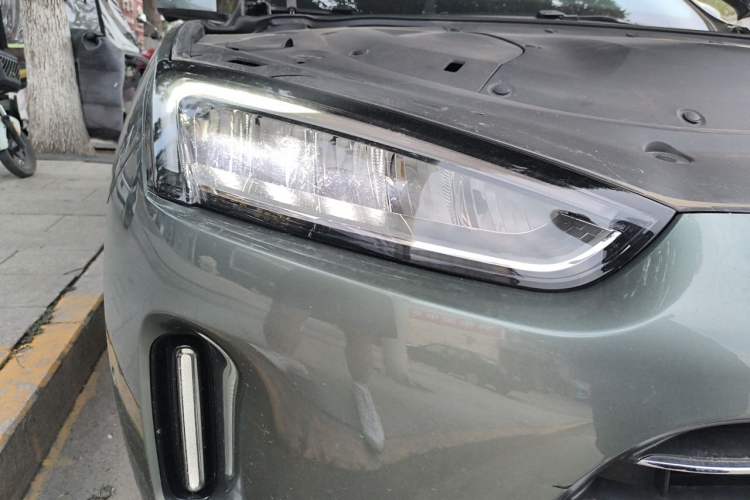 Used Hima AITO M5 2022 Extended-Range Four-Wheel Drive Ultimate Edition Right Front Headlight