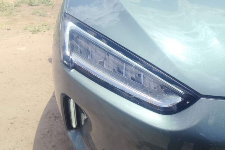 Used Hima AITO M5 2022 Extended-Range Four-Wheel Drive Ultimate Edition Right Front Headlight