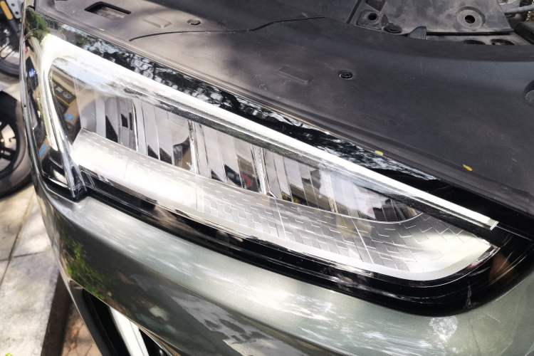 Used Hima AITO M5 2022 Extended-Range Four-Wheel Drive Flagship Edition Right Front Headlight