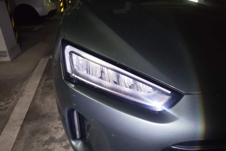 Used Hima AITO M5 2022 Extended-Range Four-Wheel Drive Performance Version Right Front Headlight
