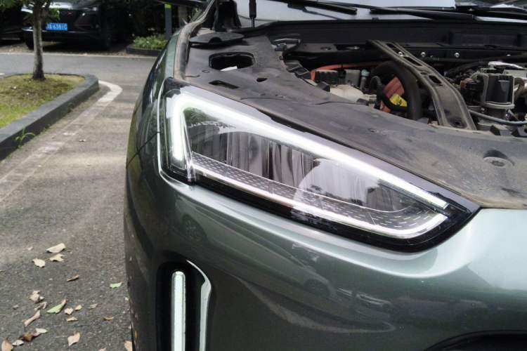 Used Hima AITO M5 2022 Extended-Range Four-Wheel Drive Performance Version Right Front Headlight