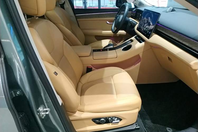 Used Hima AITO M5 2022 Range-Extended Rear-Drive Standard Version Right Front Seat