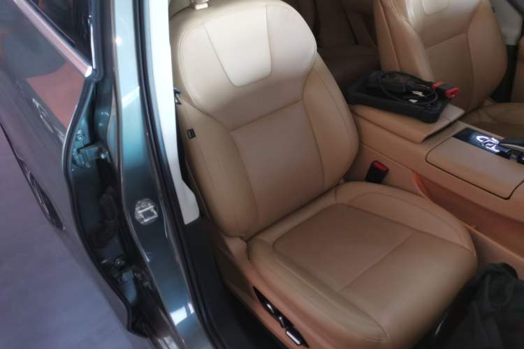 Used Hima AITO M5 2022 Extended-Range Four-Wheel Drive Ultimate Edition Right Front Seat