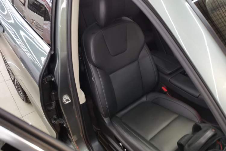 Used Hima AITO M5 2022 Extended-Range Four-Wheel Drive Performance Version Right Front Seat